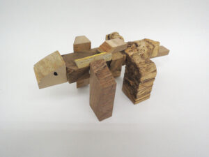 6年生の作品「木っ端で作った未知の生物」