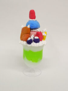 ４年生の作品「フェイクパフェ」