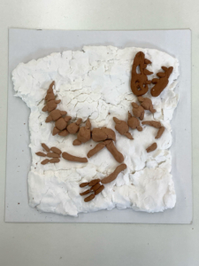 ５年生の作品「恐竜の化石」