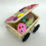 高学年クラス「車輪のついたオブジェ」6年生の作品