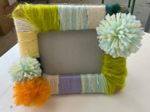 高学年クラス「オリジナル写真立て」５年生の作品