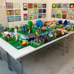 子ども絵画造形教室展2024展示風景